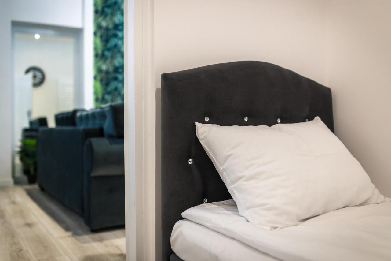 Moonlight Apartament Zielona Góra Buitenkant foto