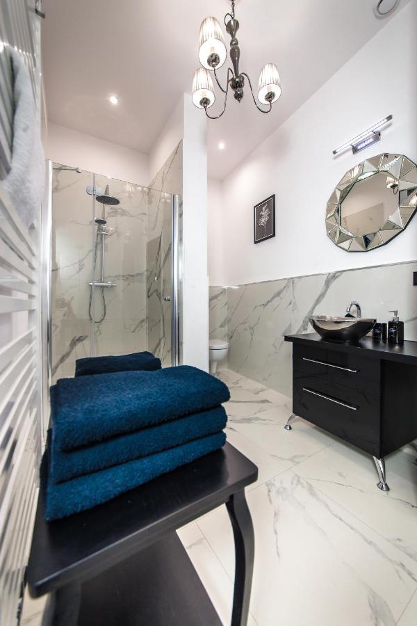 Moonlight Apartament Zielona Góra Buitenkant foto